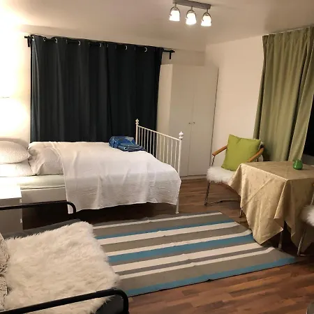Langwied 有客假日民宿2 Quarto em Acomodações Particulares